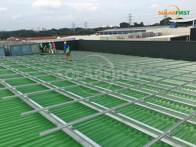 马来西亚1兆瓦峰值功率太阳能金属屋顶发电站