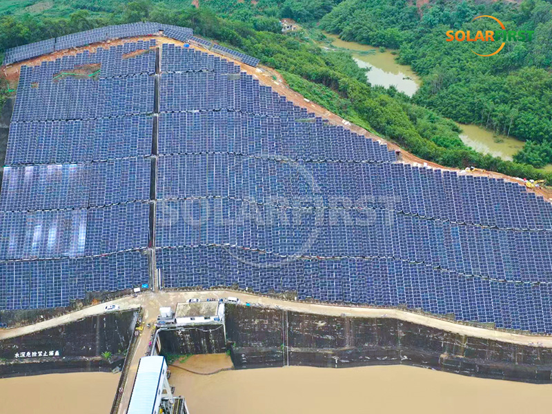 中国3兆瓦峰值太阳能柔性结构电站