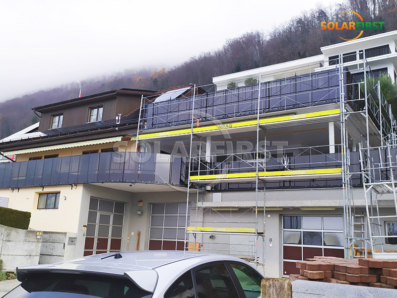 瑞士8千瓦峰值功率太阳能光伏建筑一体化阳台围栏解决方案