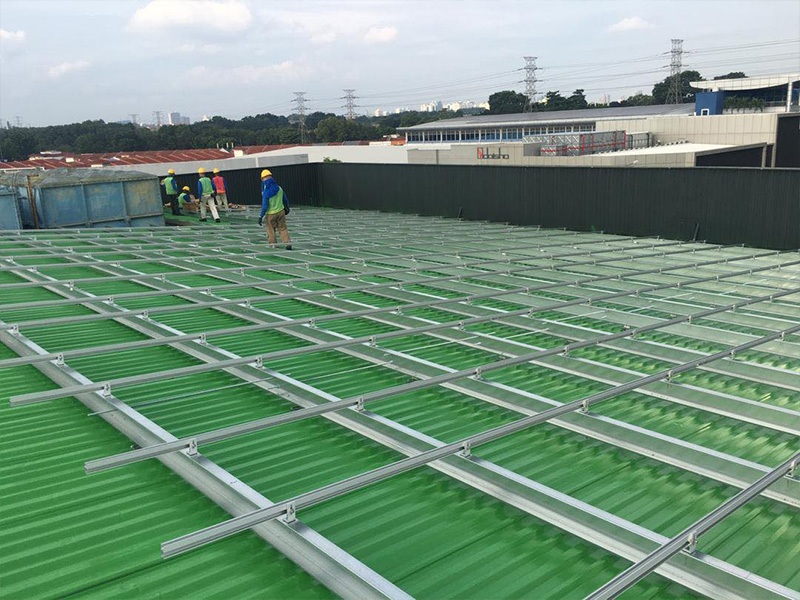 金属屋顶用于太阳能电池板：主要优势和关键考虑因素